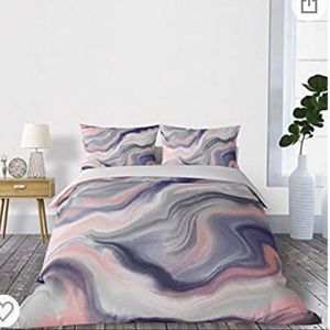 Queen duvet cover with pillowcases